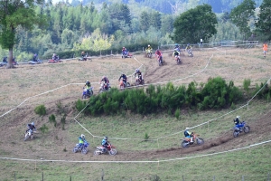 220 pilotes sur l&#039;endurance moto à Sauvessanges