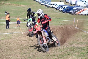 220 pilotes sur l&#039;endurance moto à Sauvessanges