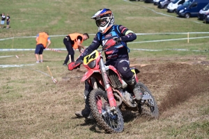 220 pilotes sur l&#039;endurance moto à Sauvessanges