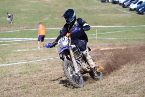 220 pilotes sur l&#039;endurance moto à Sauvessanges