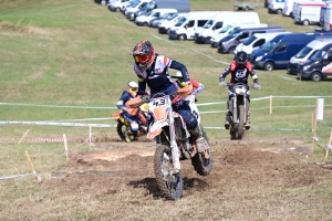 220 pilotes sur l&#039;endurance moto à Sauvessanges