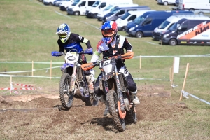 220 pilotes sur l&#039;endurance moto à Sauvessanges