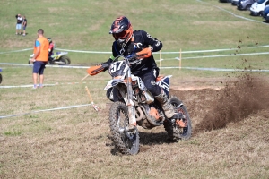 220 pilotes sur l&#039;endurance moto à Sauvessanges