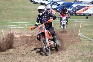 220 pilotes sur l&#039;endurance moto à Sauvessanges