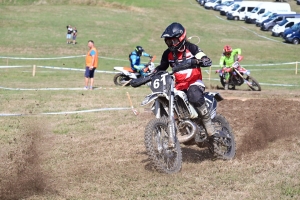 220 pilotes sur l&#039;endurance moto à Sauvessanges