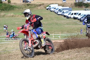 220 pilotes sur l&#039;endurance moto à Sauvessanges