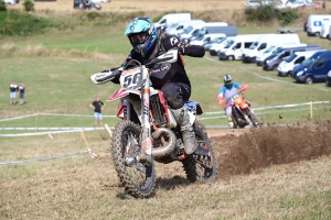 220 pilotes sur l&#039;endurance moto à Sauvessanges