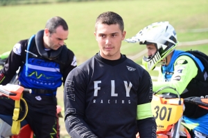 220 pilotes sur l&#039;endurance moto à Sauvessanges