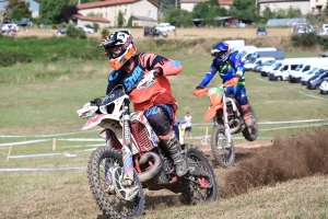 220 pilotes sur l&#039;endurance moto à Sauvessanges