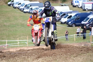 220 pilotes sur l&#039;endurance moto à Sauvessanges