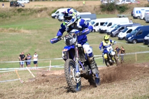 220 pilotes sur l&#039;endurance moto à Sauvessanges