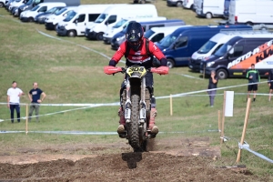 220 pilotes sur l&#039;endurance moto à Sauvessanges