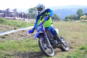 220 pilotes sur l&#039;endurance moto à Sauvessanges