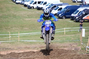 220 pilotes sur l&#039;endurance moto à Sauvessanges