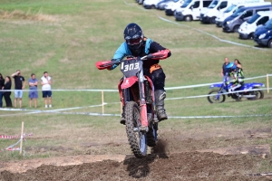 220 pilotes sur l&#039;endurance moto à Sauvessanges