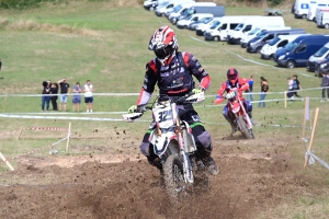 220 pilotes sur l&#039;endurance moto à Sauvessanges