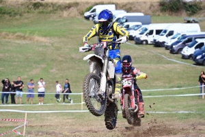 220 pilotes sur l&#039;endurance moto à Sauvessanges