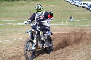 220 pilotes sur l&#039;endurance moto à Sauvessanges