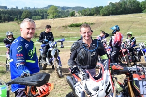 220 pilotes sur l&#039;endurance moto à Sauvessanges