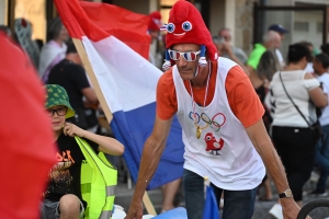 Montfaucon-en-Velay : les classes en 4 défilent pour leur changement de dizaine (vidéo)