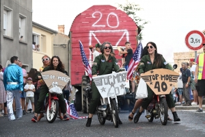 Montfaucon-en-Velay : les classes en 4 défilent pour leur changement de dizaine (vidéo)