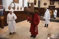 Tence : la procession des pénitents blancs en images