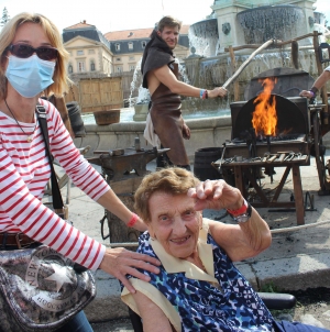 Yssingeaux : des résidents de l&#039;hôpital sur les fêtes Renaissance au Puy-en-velay