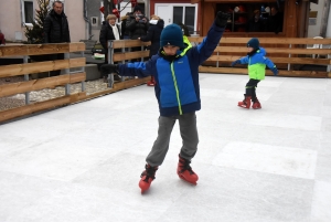 Yssingeaux : la patinoire est ouverte sur la place du Marché