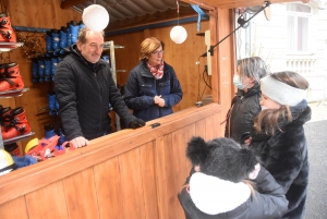 Yssingeaux : la patinoire est ouverte sur la place du Marché