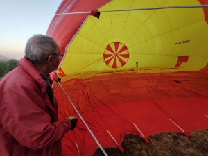 Franck Vergon fait voler en montgolfière au-dessus des Sucs