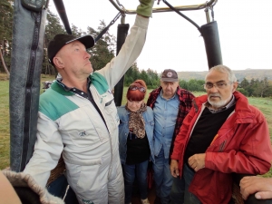 Franck Vergon fait voler en montgolfière au-dessus des Sucs