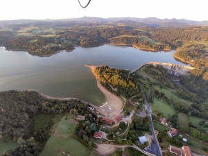 Franck Vergon fait voler en montgolfière au-dessus des Sucs