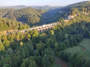 Franck Vergon fait voler en montgolfière au-dessus des Sucs