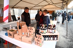 Monistrol-sur-Loire : le marché de Noël se poursuit ce dimanche sur la place Néron