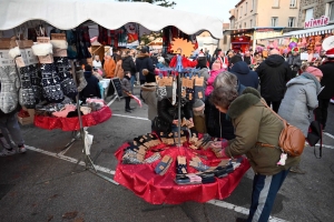 Monistrol-sur-Loire : le marché de Noël se poursuit ce dimanche sur la place Néron