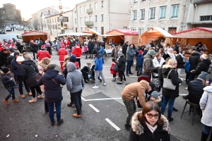 Monistrol-sur-Loire : le marché de Noël se poursuit ce dimanche sur la place Néron