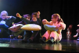 Yssingeaux : 600 enfants de l&#039;enseignement public sur scène pour le spectacle de Noël