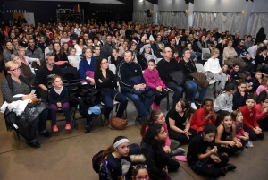 Yssingeaux : 600 enfants de l&#039;enseignement public sur scène pour le spectacle de Noël