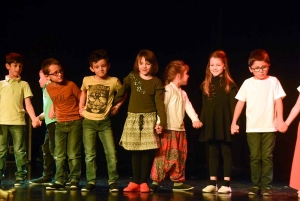 Yssingeaux : 600 enfants de l&#039;enseignement public sur scène pour le spectacle de Noël