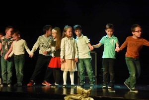 Yssingeaux : 600 enfants de l&#039;enseignement public sur scène pour le spectacle de Noël