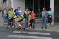 Ce cyclotouriste, arrivé quelques minutes avant le passage du peloton, a eu droit à quelques encouragements.