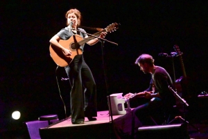 Yssingeaux : Leïla Huissoud remplit le théâtre en clôture du 8e Chant des Sucs