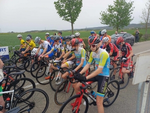 Cyclisme : Tom Rivaud l&#039;emporte à Saint-Rambert et prend la tête du trophée Drôme-Ardèche