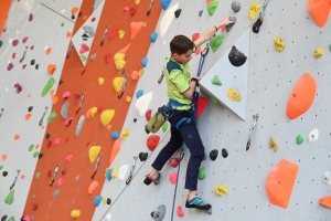 Le championnat UNSS d&#039;escalade rassemble les collégiens à Retournac