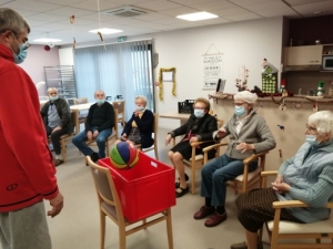 Saint-Maurice-de-Lignon : découverte du basket santé pour les résidents du Bel Âge