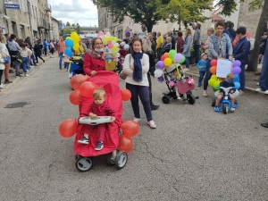 Sainte-Sigolène : double dose d&#039;eau et de confettis pour le défilé des classards (vidéo)