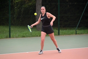 Tennis : Chloé Treyve et Alex Perrier remportent le tournoi de Bas-en-Basset