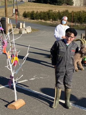 Montregard : Mardi-Gras à l&#039;école avec des enfants déguisés