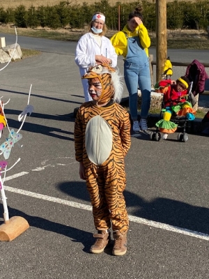 Montregard : Mardi-Gras à l&#039;école avec des enfants déguisés