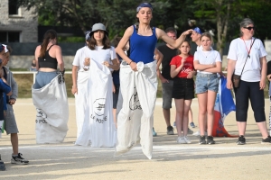 Seize équipes très joueuses aux jeux interquartiers des Villettes (vidéo)